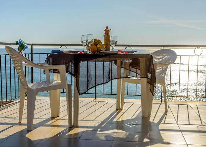 Sunny Views * Agios Gordios (Corfu)